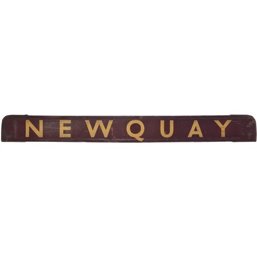 68 - A small carriage board, NEWQUAY-PAR, from the Cornish branch line. Painted wood, length 32