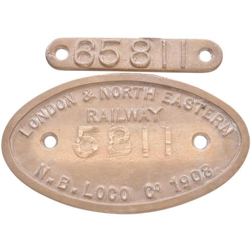 95 - A worksplate, LONDON & NORTH EASTERN RAILWAY, 65811, N.B. LOCO Co, 1908, from J27 Class 65811. Cast ... 