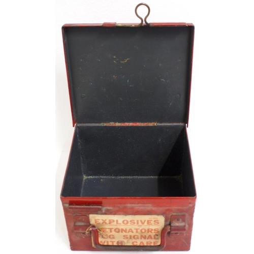 104 - BR(W) emergency fog detonator tin, complete with alloy plate, Return to General Stores Swindon, and ... 