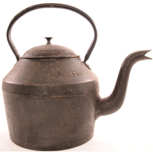 111 - BR(E) six pint kettle, cast iron, height 14