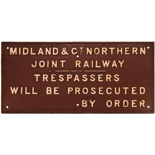 136 - M&GN trespass notice, (MR pattern), cast iron, 31