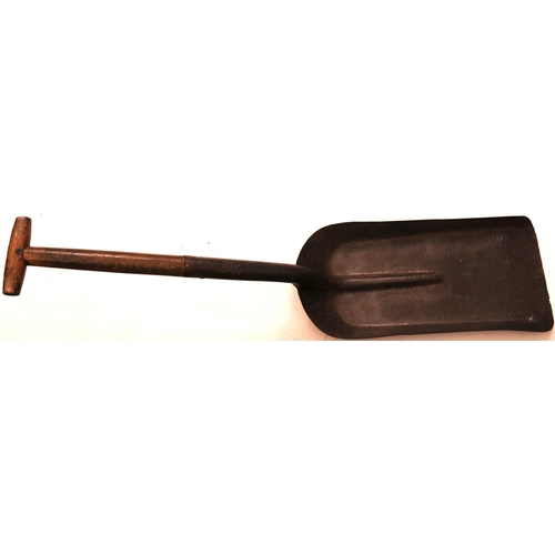 530 - Fireman's shovel, 41