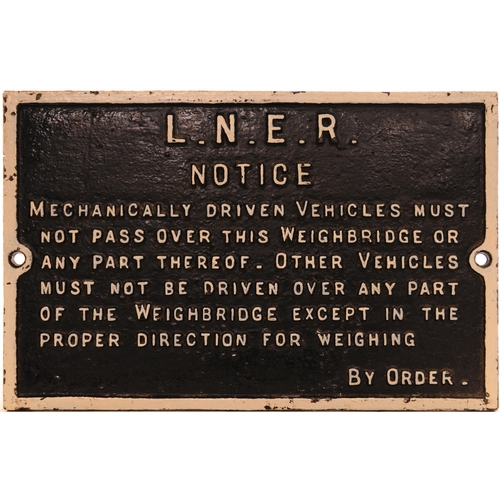 534 - LNER weighbridge notice, cast iron, 20¾