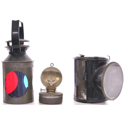 539 - GWR / BR(W) gate lamp, interior absent, also BR handlamp, complete, both in original condition. (2)