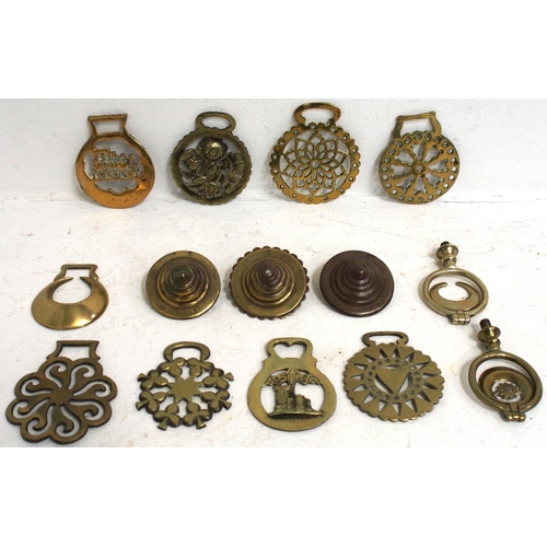 541 - Horse brasses, a collection including two head uprights.(14) (Dispatch by Mailboxes/Collect from Ban... 