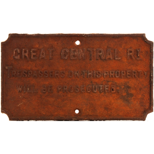 585 - GCR trespass notice, cast iron, 20½