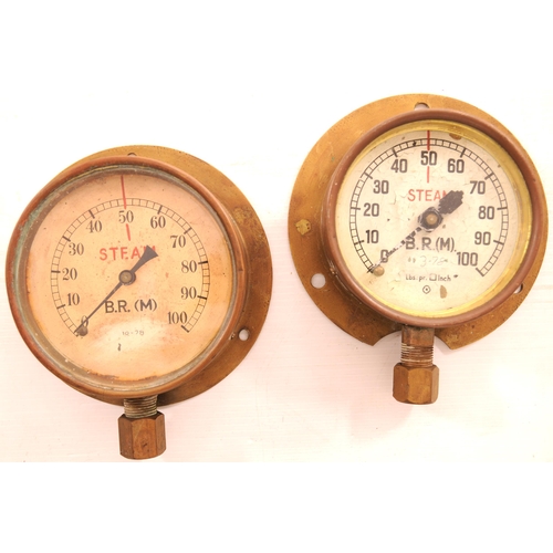 610 - Pair of pressure gauges. (2)