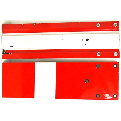 634 - British Railways enamel upper quadrant signal blades, ribbed calling on arm & home, both 33