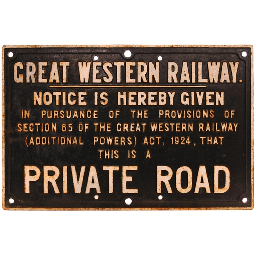 837 - GWR PRIVATE ROAD notice, cast iron, 25