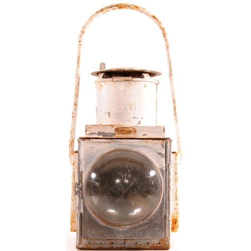 840 - BR(W) loco headlamp, with interior, additional glass slide though the red glass absent, original con... 