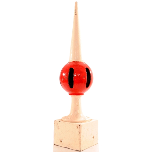 1095 - GWR finial for wooden post signal, initials on the side, height 30½