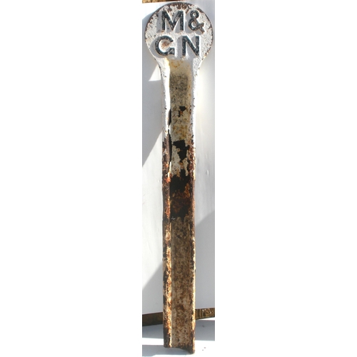 1097 - M&GN boundary post, cast iron, height 35