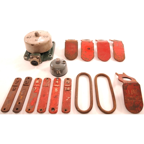 1135 - Signal lever plates, collars, AWS bell and conical plunger. (15)