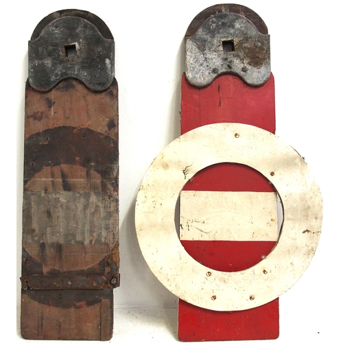 1140 - Pair of short wooden home/loop signal arms, both 38½