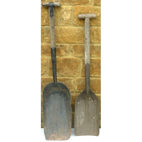 1146 - Fireman's shovel, handle 39