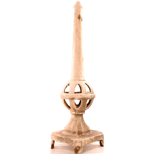 1192 - Caledonian Railway finial, original condition, height 29