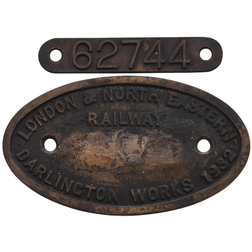 316 - A worksplate, LONDON & NORTH EASTERN RAILWAY, 62744, Darlington Works, 1932, from a LNER D49 Hunt Cl... 