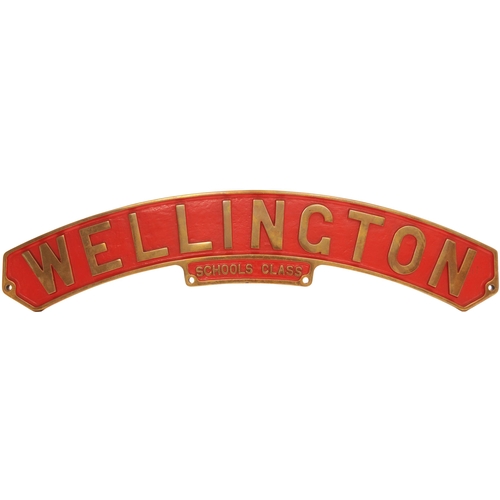 377 - A nameplate, WELLINGTON, with its SCHOOLS CLASS appendage below, from the Southern Railway V Class 4... 