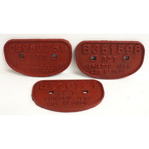 240 - British Railways C/I D wagonplates - B936121 22T Shildon, DB9833751 19T Met-Cammell 1960, B351598 32... 