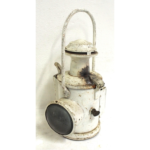 259 - British Railways (Eastern) locomotive headlamp, complete condition. (Dispatch by Mailboxes/Collect f... 