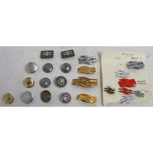 310 - British Rail - quantity of epaulet badges & buttons. (Postage Band: A)