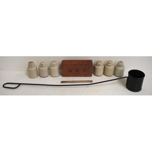 322 - Great Western Railway red brick (ex Newton Abbot), loco gauge glass, telegraph insulators - LMS/GWR/... 