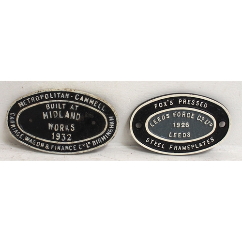 339 - Fox's Pressed Steel Frames Leeds 1926 C/I plate, Metropolitan Cammell C&W 1932 C/I wagon plate, orig... 