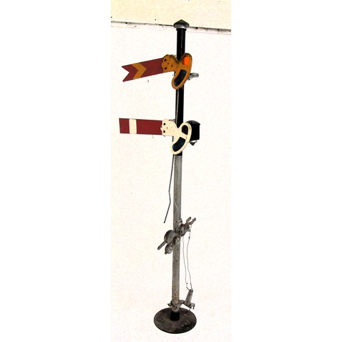 488 - Irish Railways miniature instructional lower quadrant signal, stands 50