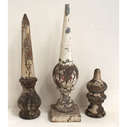 555 - Three wooden finials a per images. (3) (Dispatch by Mailboxes/Collect from Banbury Depot)