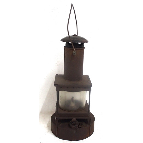 1029 - Great Northern Railway (unmarked) signal lamp interior, complete albeit porcelain wick holder chippe... 