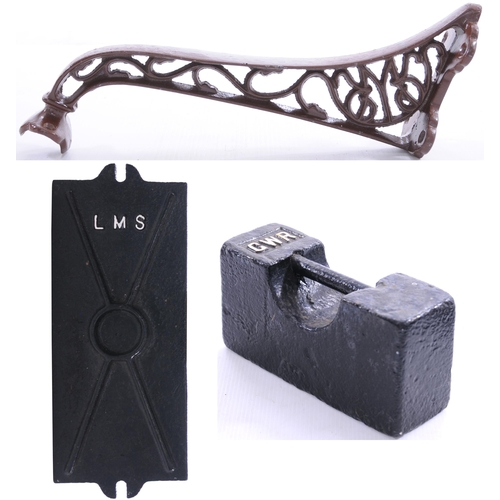 1127 - GWR luggage rack bracket incorporating the company initials, a GWR one stone weight with prominent i... 