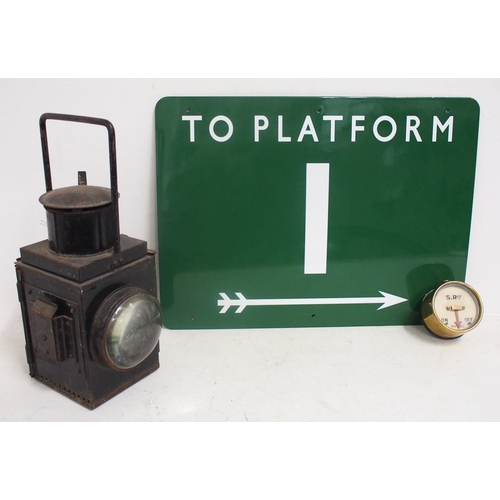 1186 - Southern Railway brass cased signal repeater, needle free moving, BR brake van side lamp complete & ... 