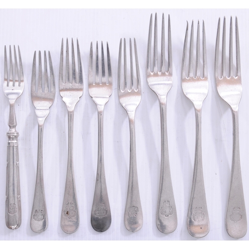 711 - Cutlery, GWR forks, coat of arms pattern. (8)