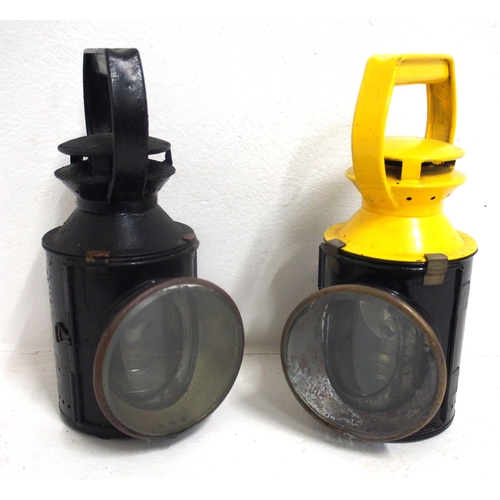 739 - British Railways 4 aspect handlamp, BR(W) 3 aspect handlamp, both complete, the BR(W) lamp being the... 