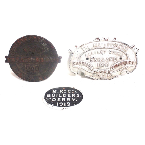 895 - C/I wagon plates - Metropolitan Carriage & wagon, L&YR Registration 20T 240 of 1917 missing lugs, Mi... 