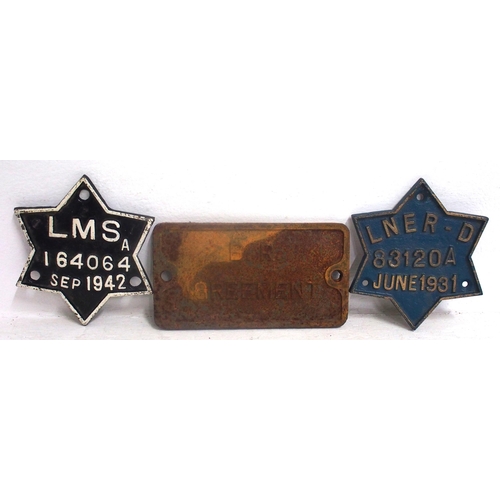 984 - London Midland & Scottish Railway C/I star wagonplate MS 164064 1942 same LNER-D 83120A 1931, 