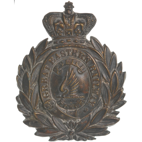 100 - A Great Eastern Railway Police cap badge, brass, with full title and Police Force, 2¾