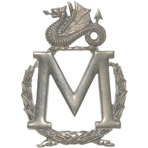 253 - A Midland Railway Senior Inspector's cap badge, featuring a letter 'M' with wreath surrounded by a w... 