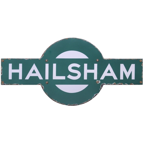 A Southern Railway target sign, HAILSHAM, from the Cuckoo Line between Eridge and Polegate. The station closed in 1968. Excellent colour and shine, edge chipping and chipping at the fixing, face and lettering superb. (Dispatch by Mailboxes/Collect from Banbury Depot)