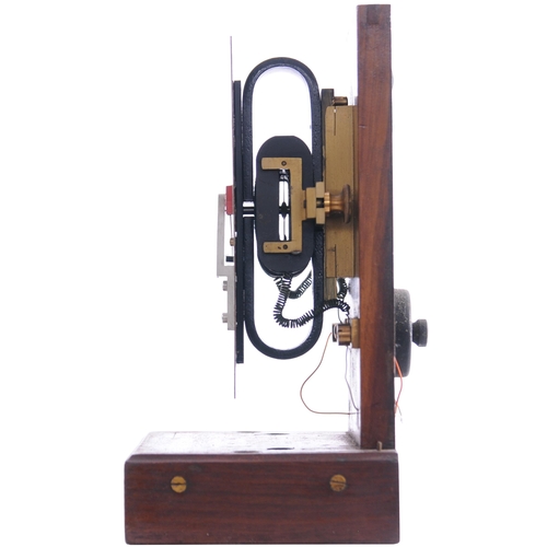 384 - A GWR home signal repeater, with wooden case, the red arm moving freely. (Dispatch by Mailboxes/Coll... 