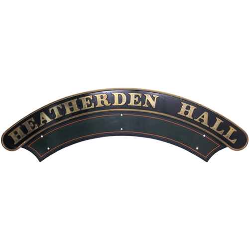 88 - A locomotive nameplate, HEATHERDEN HALL, and its matching cabside numberplate, 6946, from a GWR 4900... 