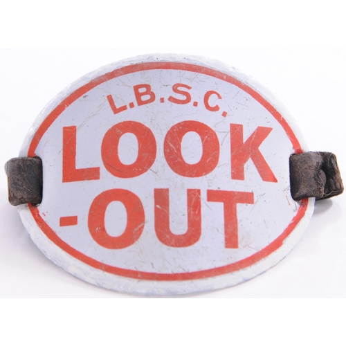 1017 - Armbands, LBSC LOOK-OUT + SE&CR LOOK-OUT, enamel. (2)