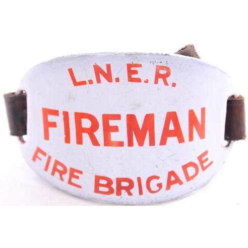 1135 - Armbands, LNER, FIRE BRIGADE, FIREMAN, + LNER PORTER No 833, enamel. (2)