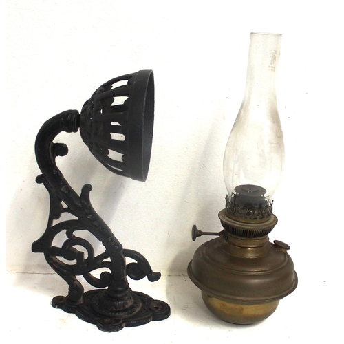 444 - GWR C/I ornate wall lamp bracket & matching paraffin lamp & glass flu/chimney as used in the Company... 