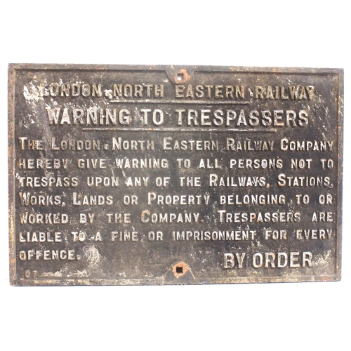 455 - LNER C/I trespass notice (TPLN107A) original condition. (Dispatch by Mailboxes/Collect from Banbury ... 