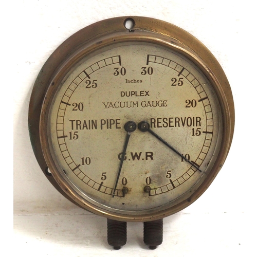 467 - GWR locomotive vacuum Duplex vacuum gauge, case stamped GWR, 6