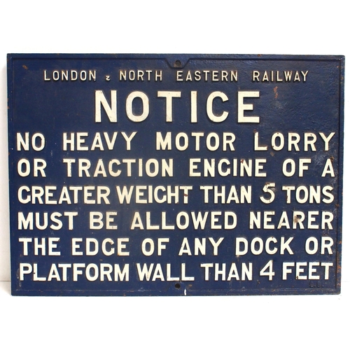 487 - LNER C/I notice referencing Heavy Motor Lorries near Dock & Platform walls, 32