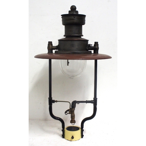 511 - Sugg platform gas lamp for post mounting, complete with glass globe, steelwork restored, good condit... 