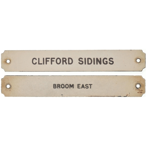 608 - Signal instrument plate, BROOM EAST + CLIFFORD SIDINGS, ex SMJR route, trafolite, length 5