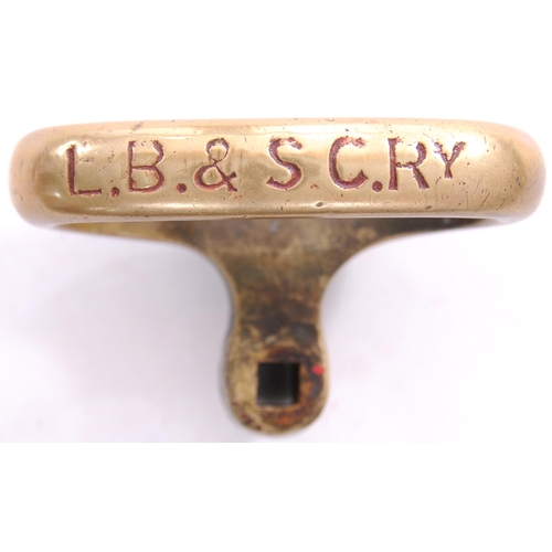 785 - LBSCR carriage door handle, the ring 4¼